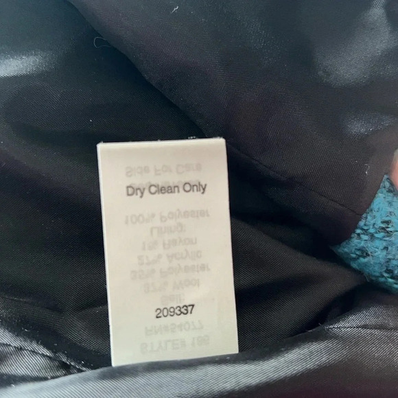 CAbi Women’s Blazer Boucle Charming Wool
Blend Turquoise Black Size 4 - Picture 13 of 16